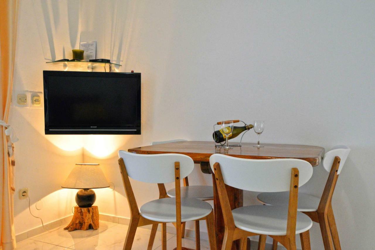 Apartmani Dora มูร์แตร์ ภายนอก รูปภาพ