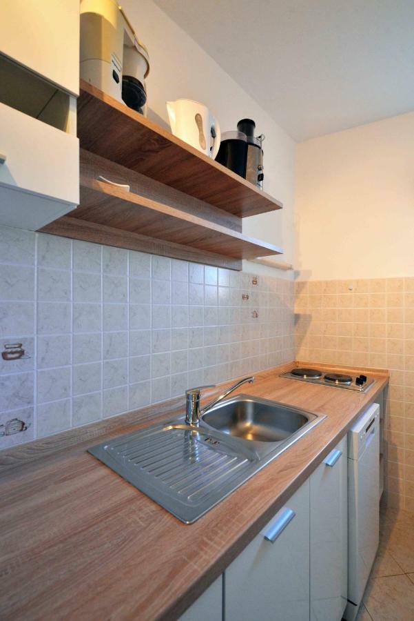 Apartmani Dora มูร์แตร์ ภายนอก รูปภาพ