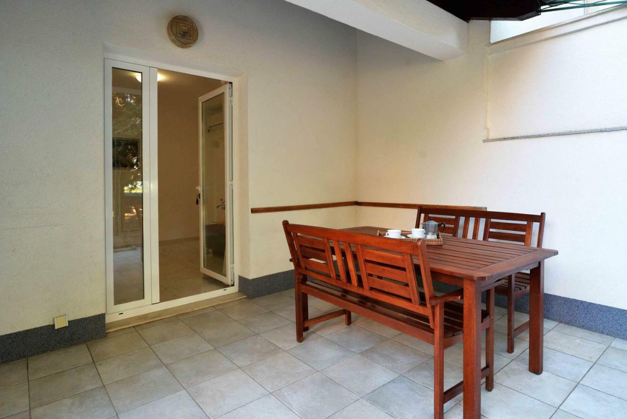 Apartmani Dora มูร์แตร์ ภายนอก รูปภาพ