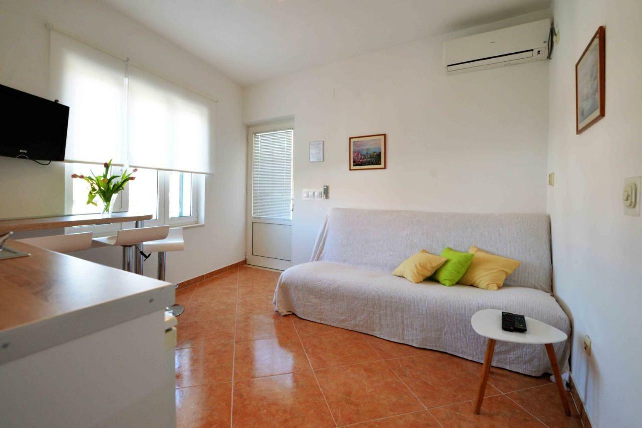 Apartmani Dora มูร์แตร์ ภายนอก รูปภาพ