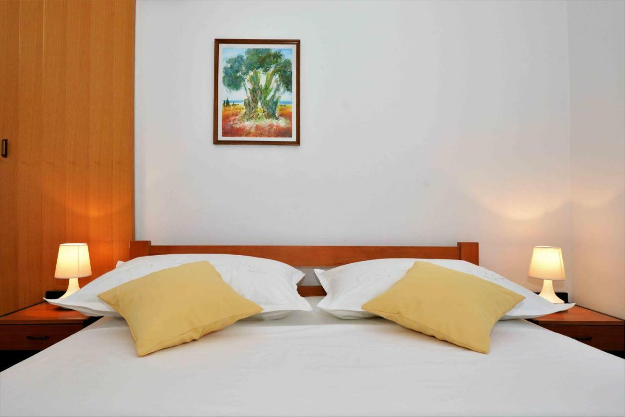 Apartmani Dora มูร์แตร์ ภายนอก รูปภาพ