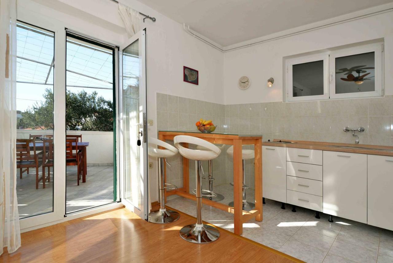 Apartmani Dora มูร์แตร์ ภายนอก รูปภาพ