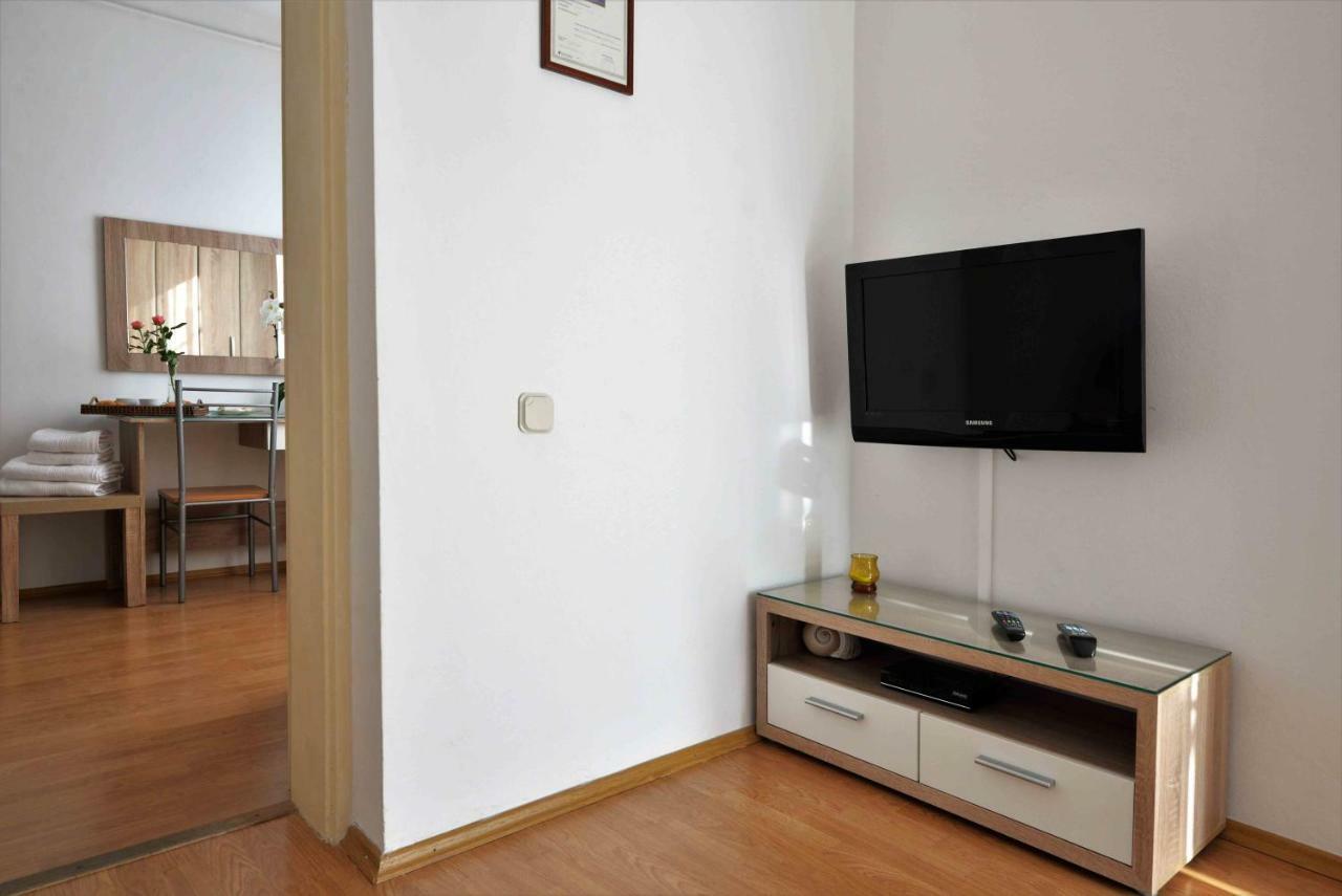 Apartmani Dora มูร์แตร์ ภายนอก รูปภาพ