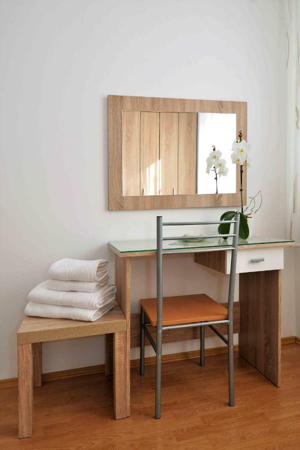 Apartmani Dora มูร์แตร์ ภายนอก รูปภาพ